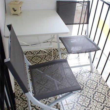 Bonito Piso En El Centro De By Bebalmy * Córdoba